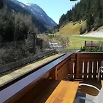 Appartementhaus Gleirscher Апартаменты Нойштифт-им-Штубайталь